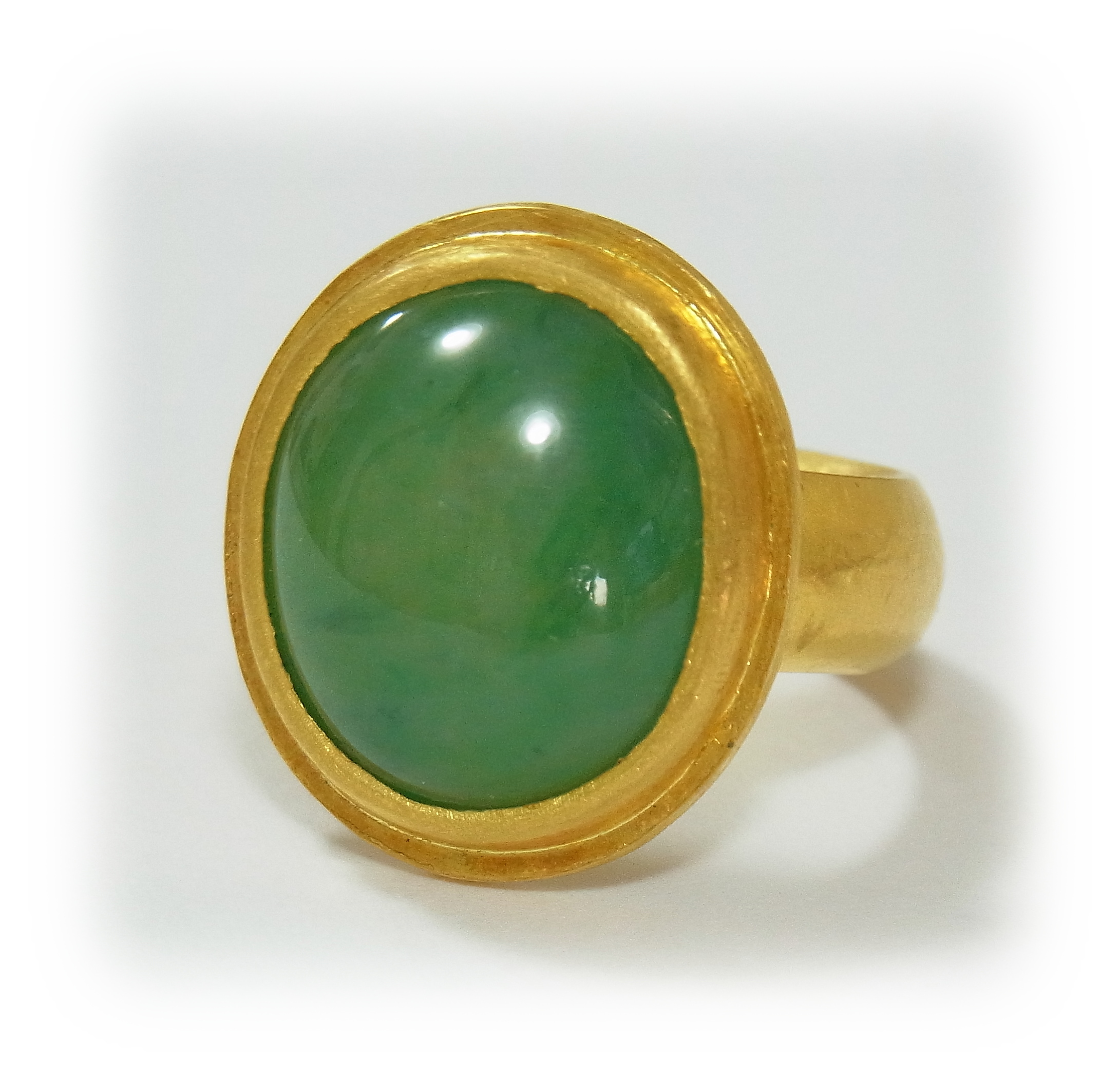 Deep green Jadeite Gold ring