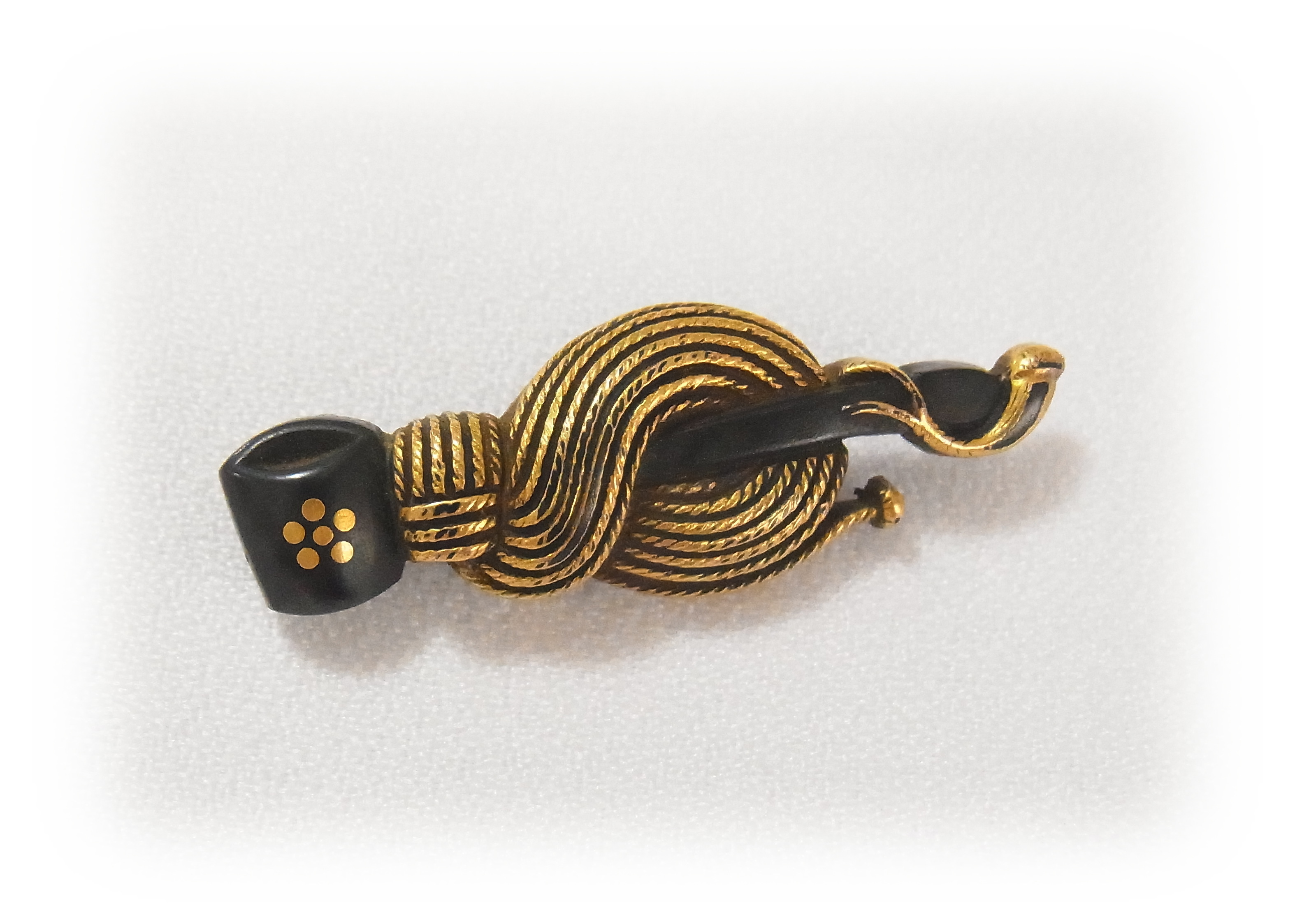 前金具　柄杓　六曜>
</div>
<br>
<p style=